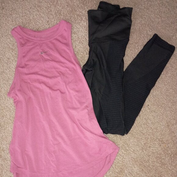 Lot of 2 items: Nike dri-fit leggings and drop tail muscle flowy tank - Picture 1 of 3